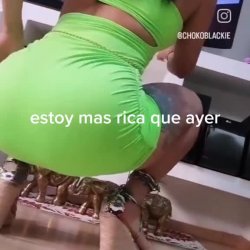 Latina Amazing Big Ass Dance